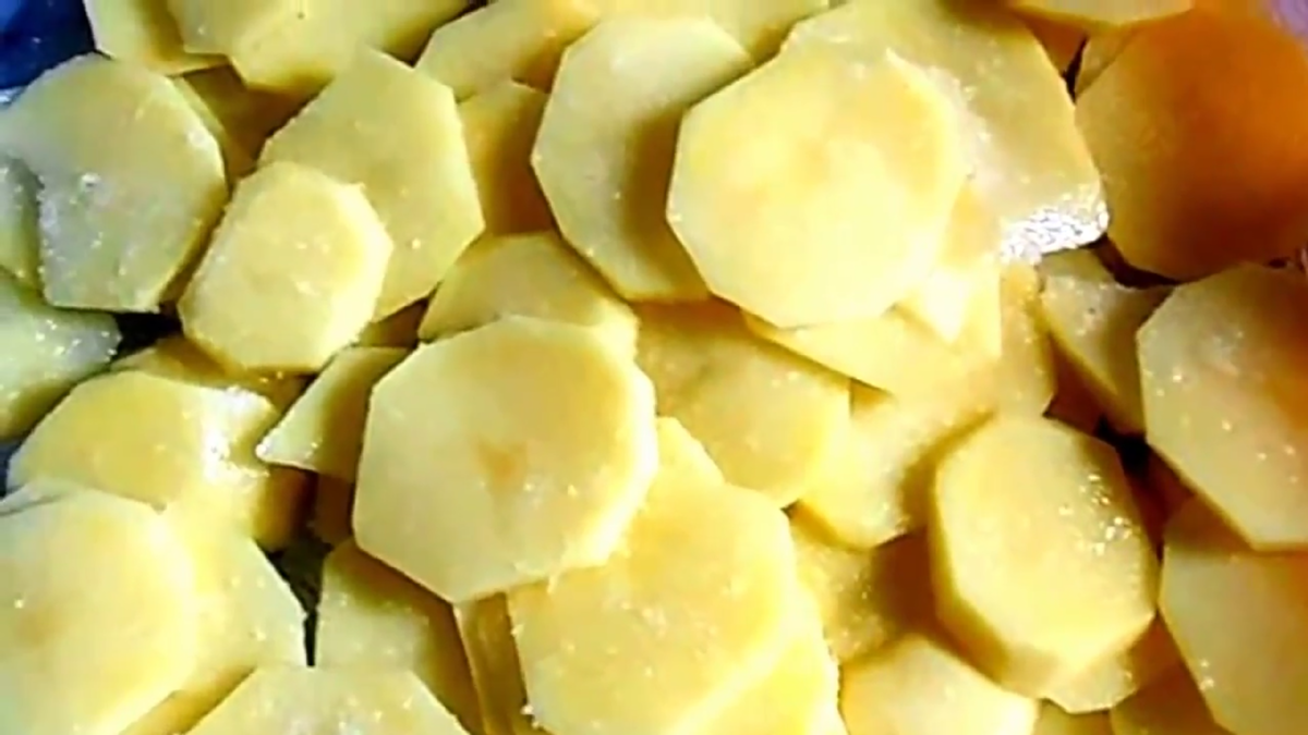 режем кружками, солим