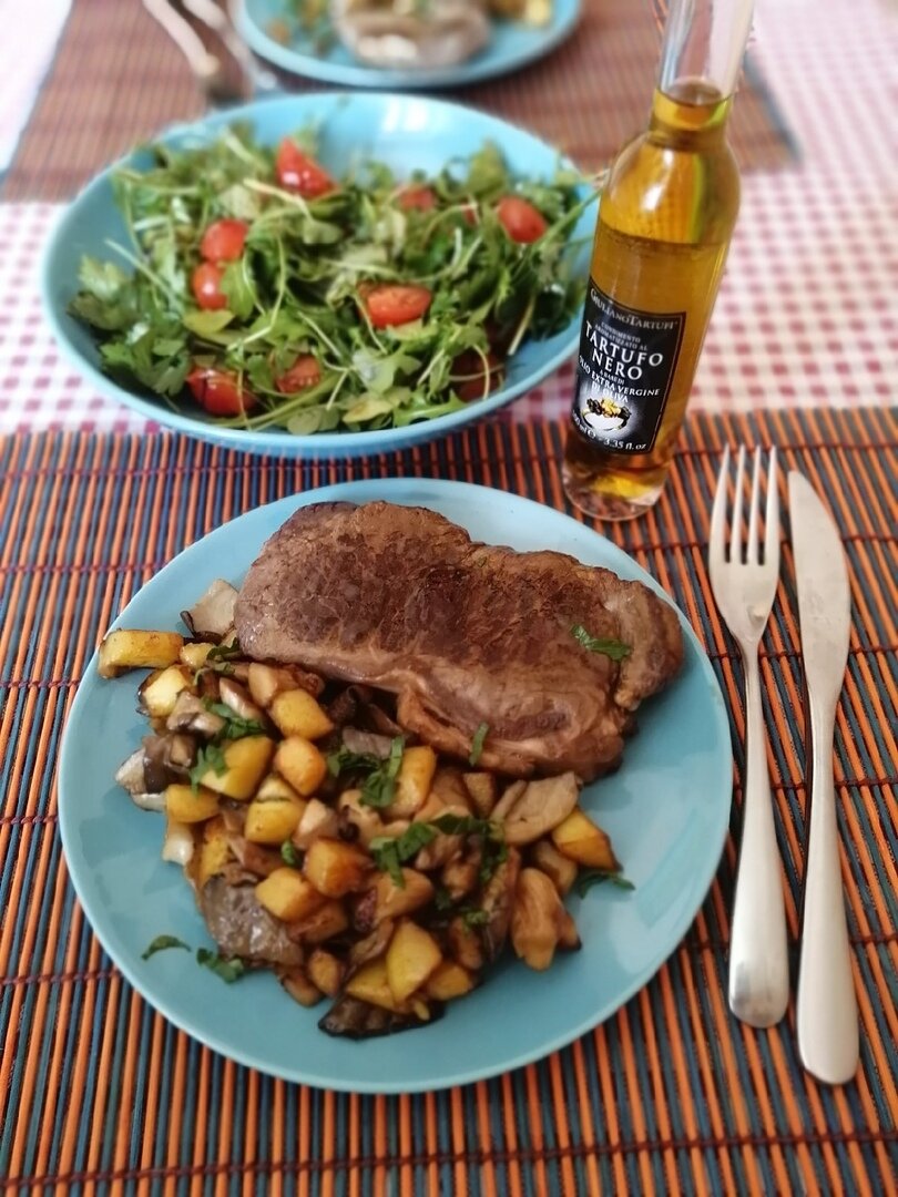 Мой вариант подачи. Трюфельное масло в кадре)