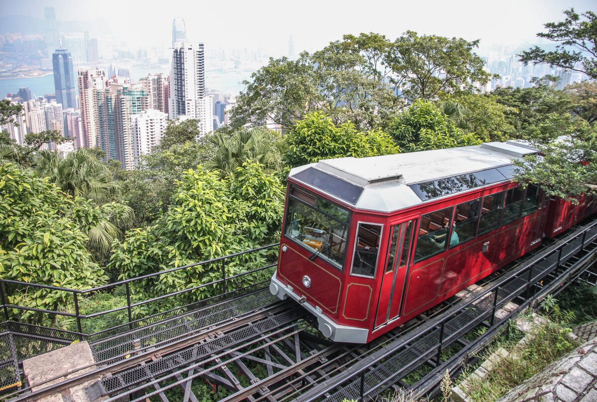 Эффект падающих домов: The Peak Tram | BEZгида | Дзен