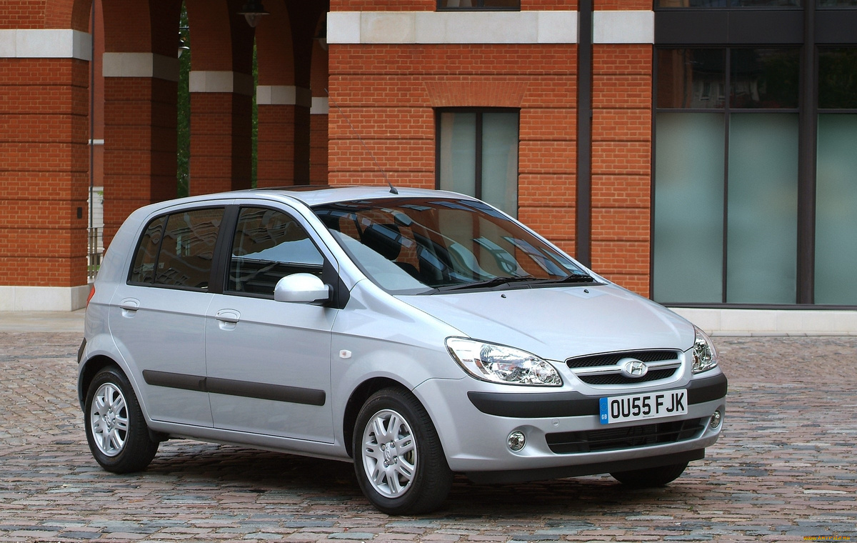 Чаще всего небольшой автомобиль приобретают девушки 