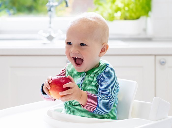 Что делать, если ребёнок не умеет жевать твёрдую пищу