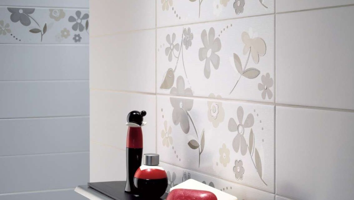 Важно иметь хороший вкус, и тогда оформление будет адекватным и приятным.  