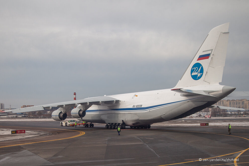 Ан 54. Самолёт АН-124-100.