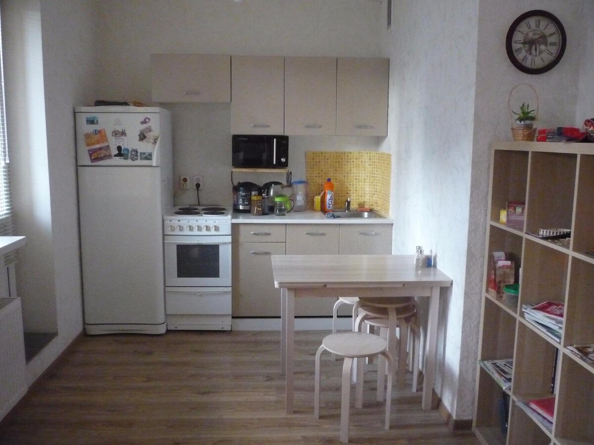 В этой комнате 15 минут назад был бардак.
