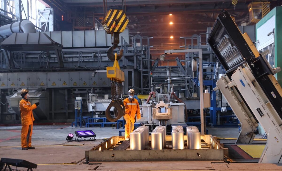   "РусАл" намерен заключить с Glencore долгосрочный контракт на поставку 6,873 млн тонн первичного алюминия в 2020-24 гг.