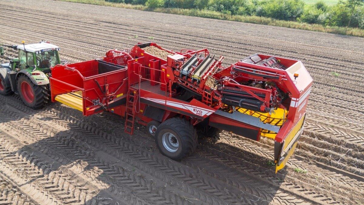 Фото:machineoftheyear.de Grimme EVO 280