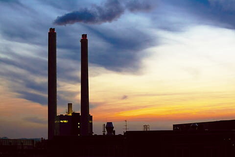 https://p2.piqsels.com/preview/758/409/65/industry-pollution-environment-environmental-protection-thumbnail.jpg