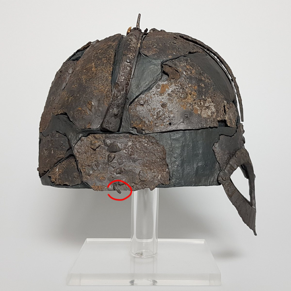 Каска для пива и рыцарские шлемы: материал модели, размеры и прочие особенности