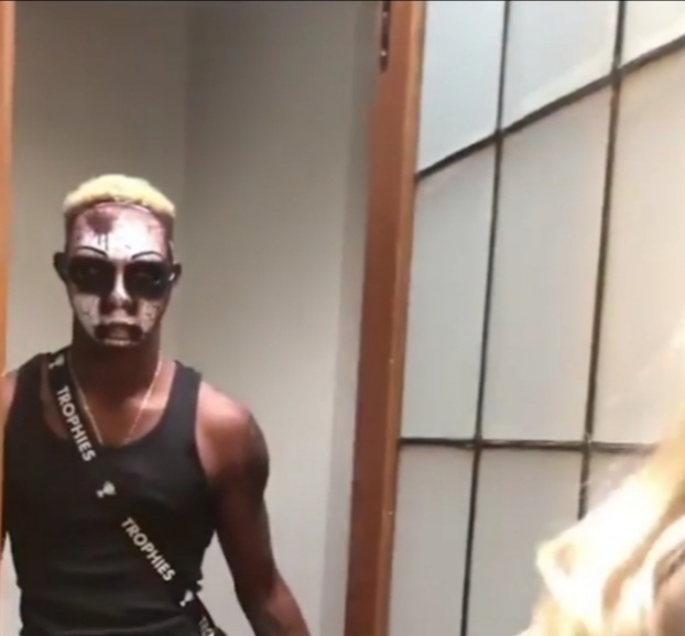 Выходит волк со словами: