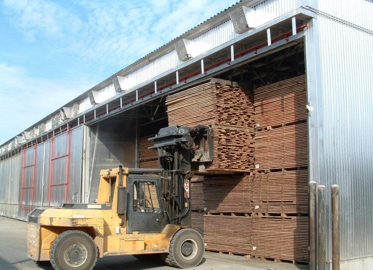 Так выглядят камеры для искусственной сушки дерева