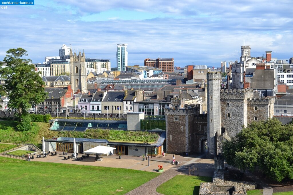 Cardiff england. Кардифф столица Уэльса. Кардифф Южный Уэльс. Кардифф столица Уэльса достопримечательности. Церковь св Иоанна Крестителя Кардифф.