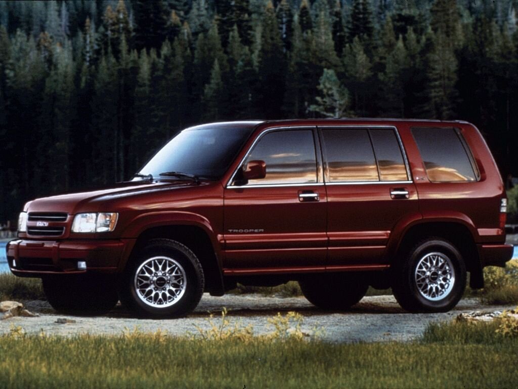 ISUZU Trooper 2 поколения, 1998–2002. Фото: isuzu.co.jp / autowp.ru