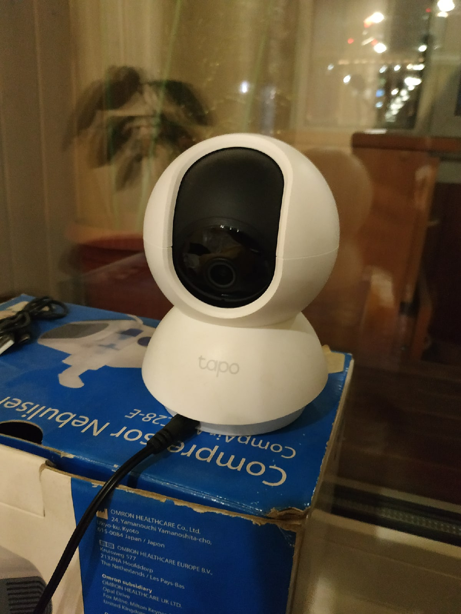 Сама камера на подставке