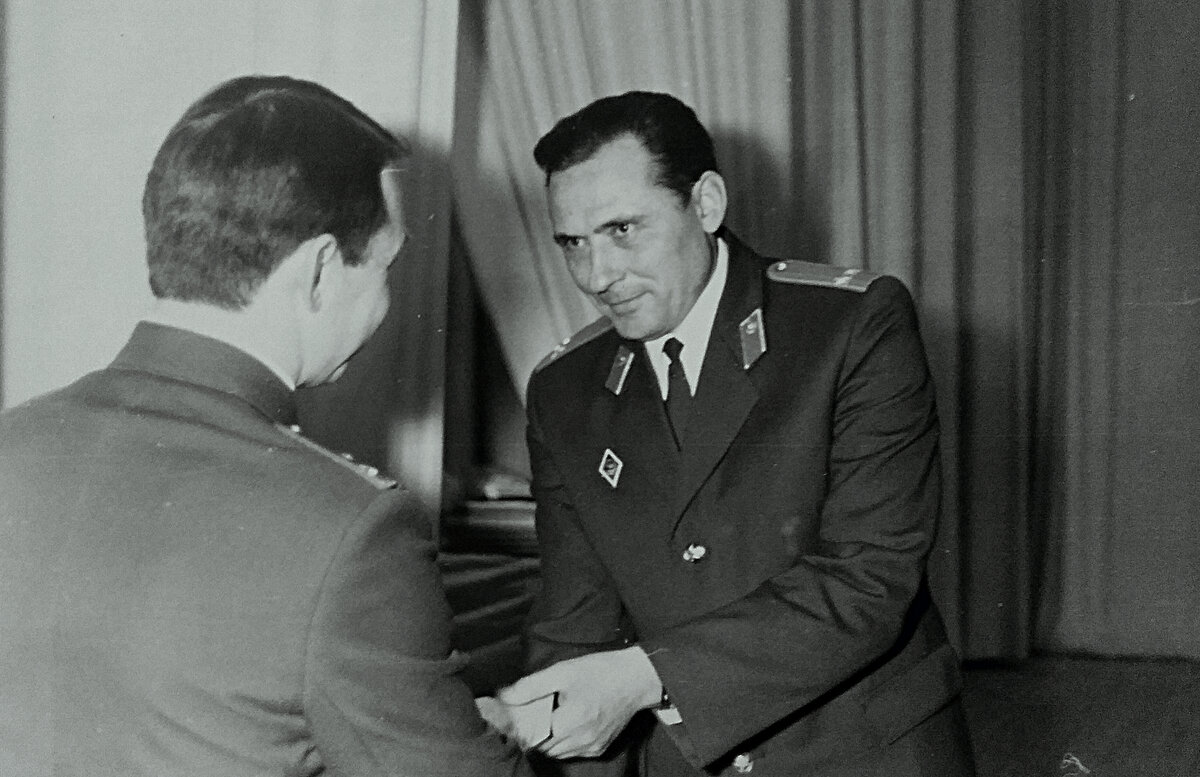 В 70-80-ые годы наш ОВД возглавлял В.Е.Фёдоров, милицейский интеллигент с огромным опытом следственной работы. Фото из личного архива автора.