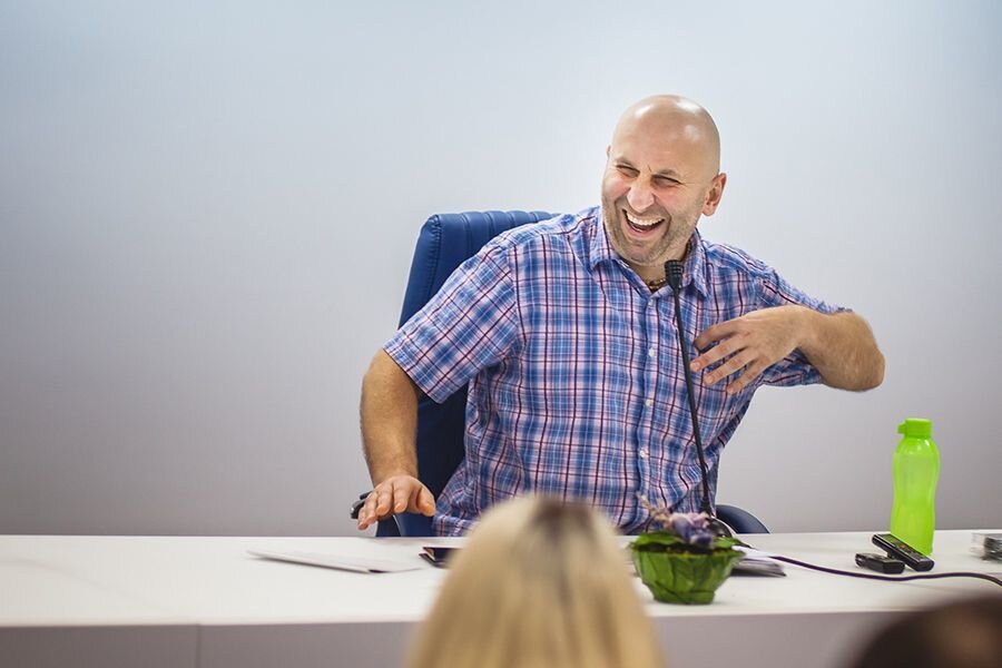 Источник: https://fiziognomika.com/stati/satya-das-psiholog-ili-freak/