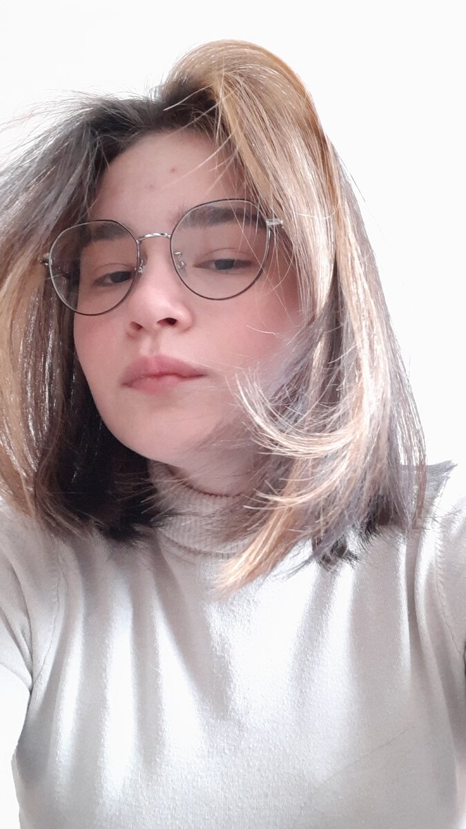 Полные подробностей глаза. 