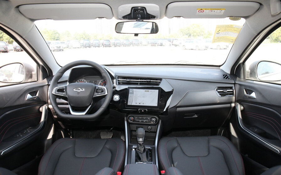 На фото: Интерьер кроссовера Chery Tiggo 3x