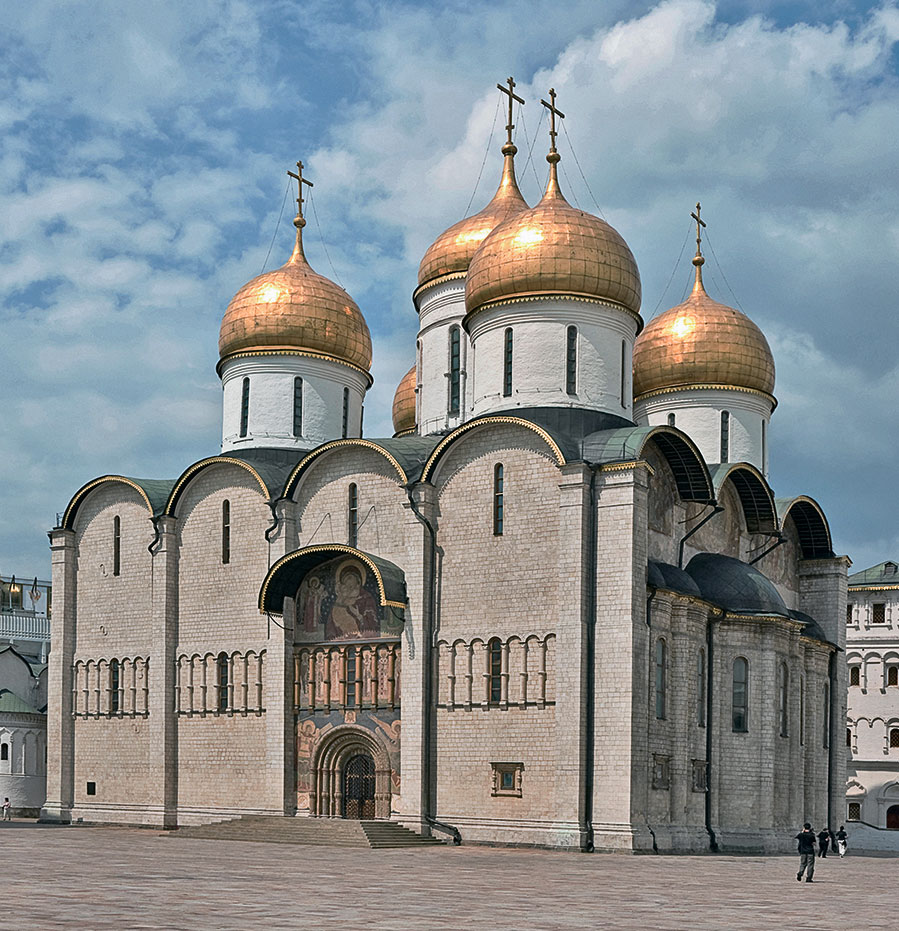 Где третий храм. Успенский собор Московского Кремля. Успенский собор 1475-1479. Фиораванти Успенский собор в Москве. Успенский собор Московского Кремля. А. Фиораванти, 1475-1479.