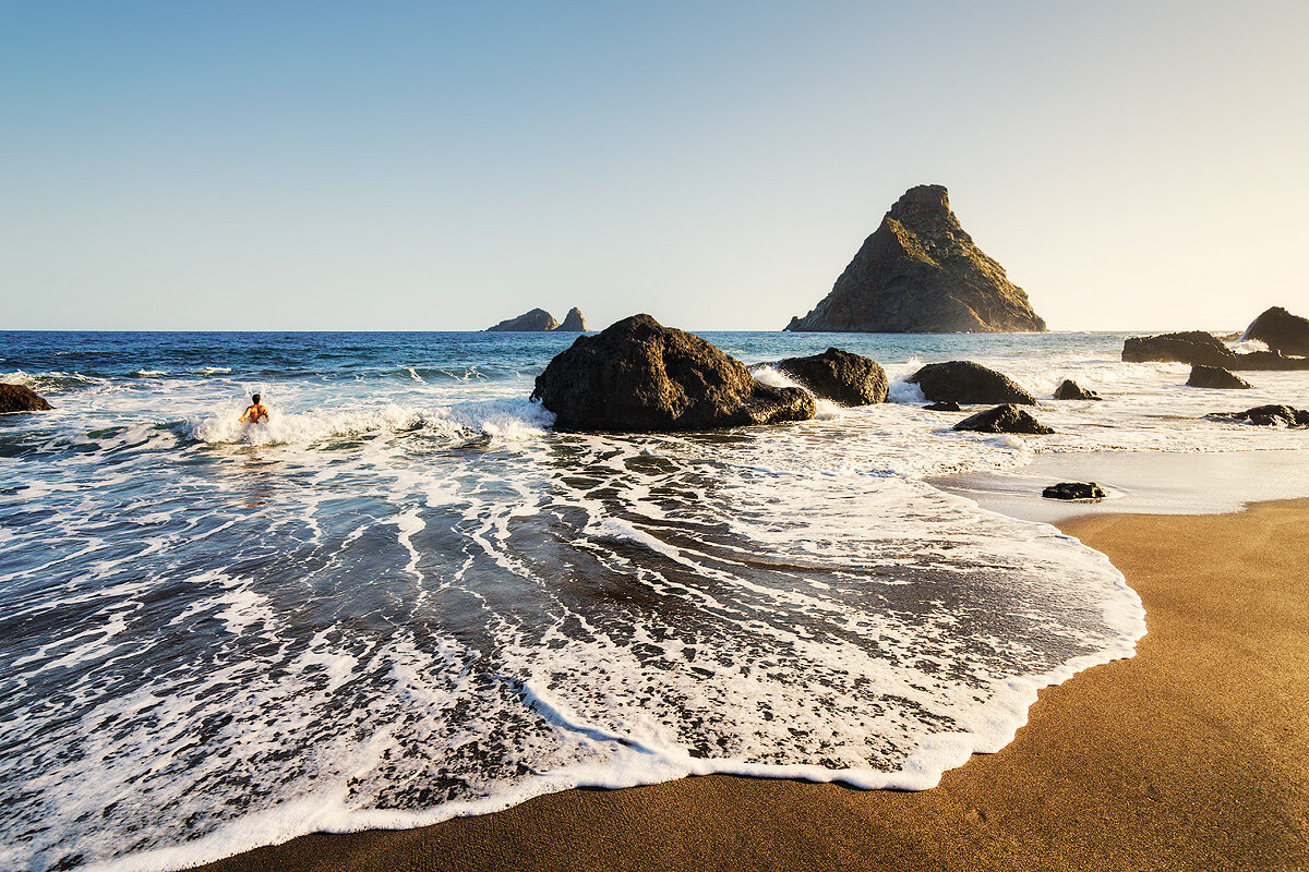 Spain ocean. Остров Тенерифе Канарские острова. Тенерифе Канарские острова фото. Фото Канары остров Тенерифе. Тенерифе море.