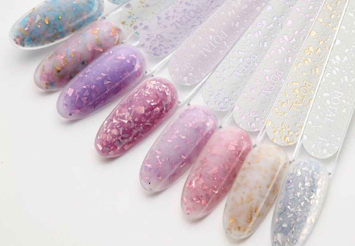 Гель-лаки с поталью