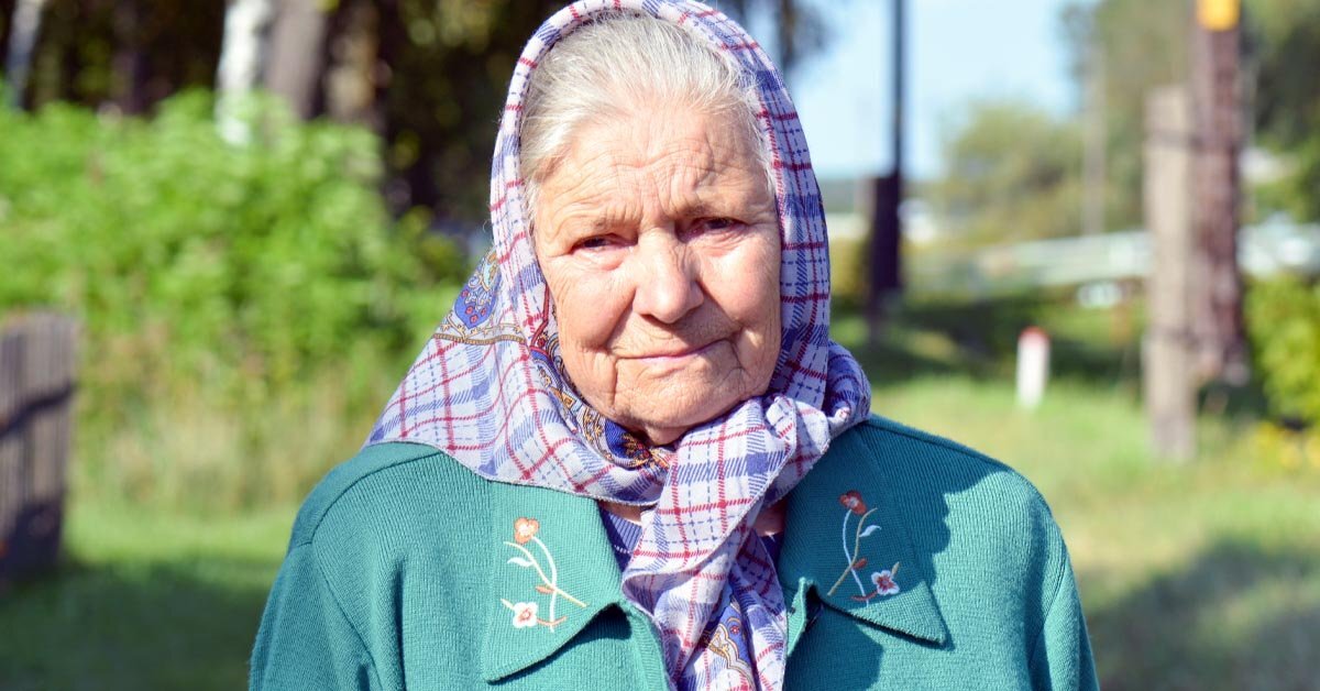 Жизнь устроена так, что сначала наши родители заботятся о нас, а после мы печемся о них в старости. Помощь пожилым людям — это непросто. Однако иногда это может обернуться очень неожиданно.