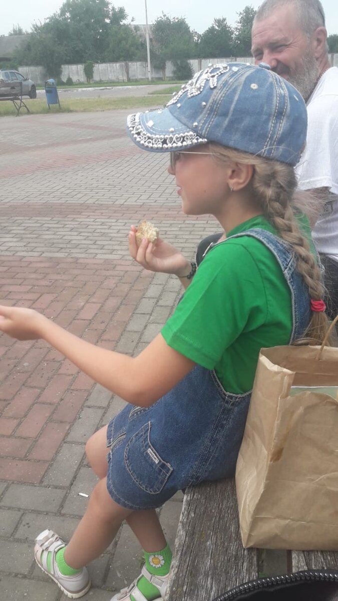 Я ЕМ И ГОВОРЮ👍