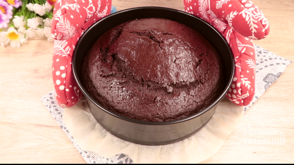 Un tort somptuos are un gust mai bun decât un Snickers.  Pur și simplu se topește în gură.  Rapid ușor și foarte gustos