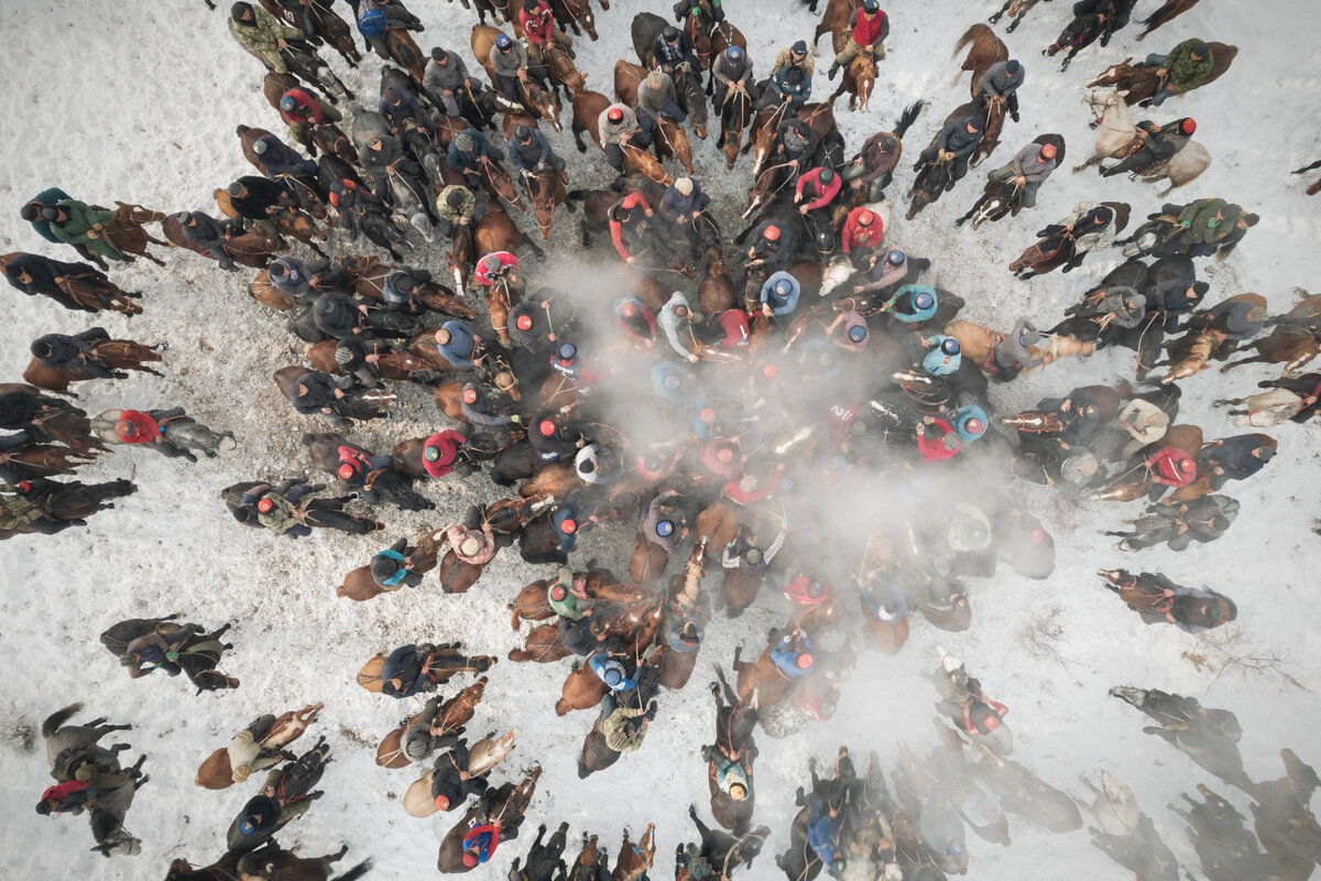 
Аламан улак
Массовое событие, которое объединяет самых смелых мужчин. Победа сулит почет и ценный приз. Участие гарантирует мощный всплеск адреналина и возможность доказать, что ты достоин своих предков.