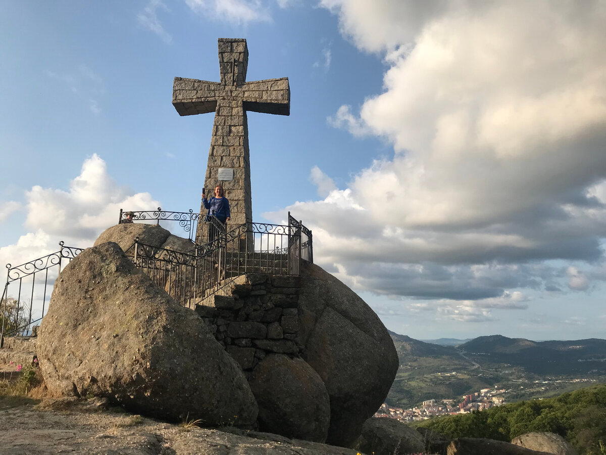 Пенья де ла Крус - смотровая площадка на высоте в 1440 с чем-то метров
