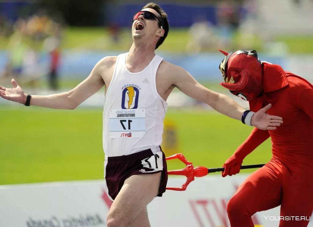 TikTok: Производитель спортивной экипировки поднял волны в TikTok, создав смешное видео с участием известных спортсменов, выполняющих забавные трюки в их продукции. Эмоции и смех — двигатель вирусности.