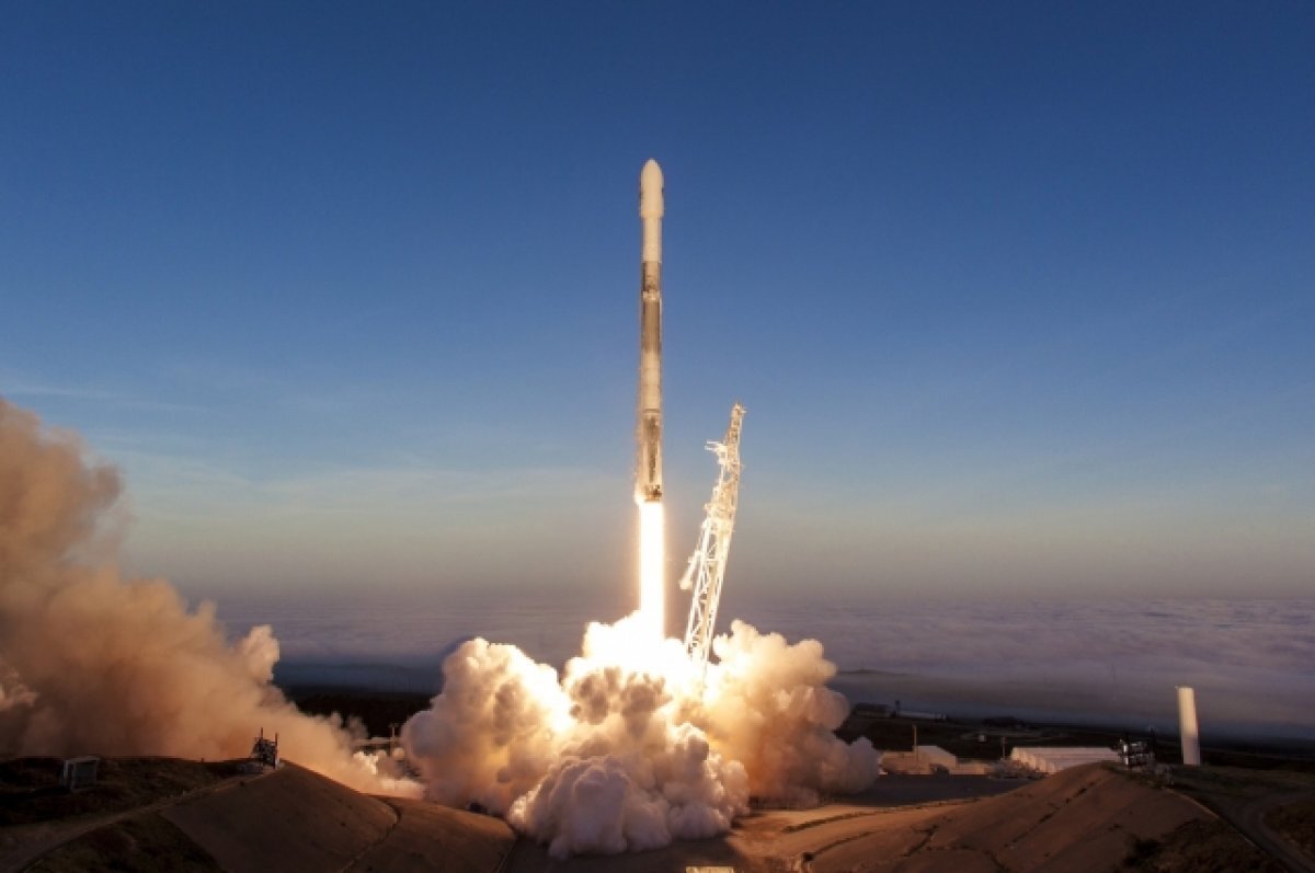    Ракета Falcon-9 с космонавтом Борисовым стартовала к МКС с космодрома в США