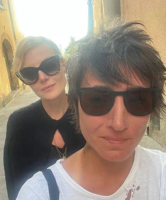 Фото: Инстаграм (запрещён в России) / @zemfiralive