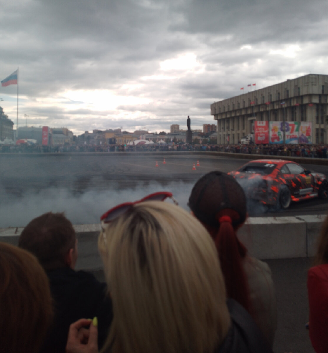 Нашему городу -877, но он  как всегда молод, красив, хорош собой, да ещё в в полном расцвете сил, радует своих жителей и гостей, историческими  памятниками, итересными музеями, замечательными...-32