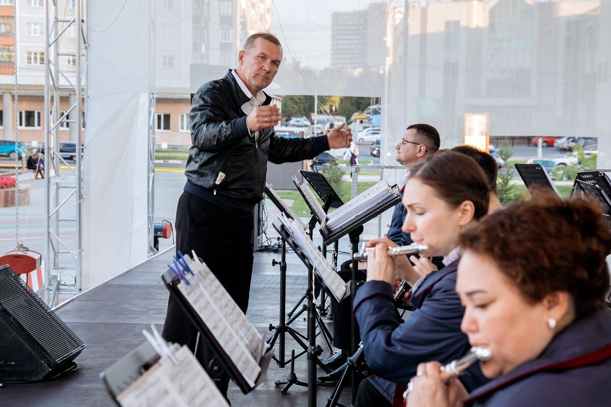    Сургутская филармония возобновила серию концертов под открытым небом