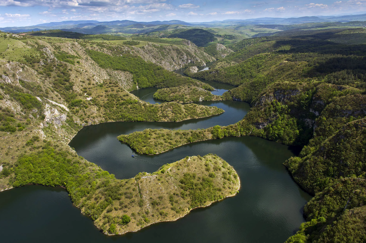 Ресурсы сербии. Река Увац Сербия. Каньон реки Увац. Национальный парк Увац Сербия. Каньон Увац Сербия.