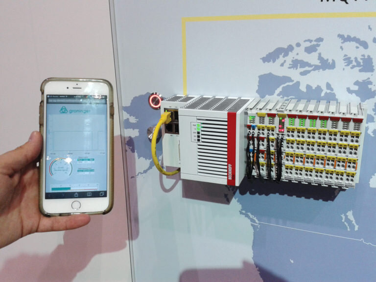 Рис. 2. Подключение смартфона к встраиваемому ПК компании Beckhoff Automation CX5100