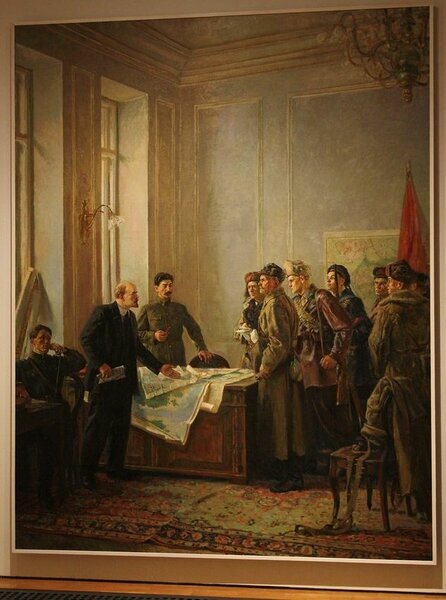 Картина (часть постоянной экспозии KUMU, IV этаж) - Estonian Red Guard Visiting Lenin and Stalin (1950-51), авторы Elmar Kits (1913 - 1972), Evald Okas (1915 - 2011)