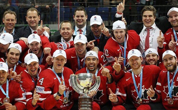 До чемпионского дубля шведов 2017-2018 годов таким же дуплетом отметилась Канада