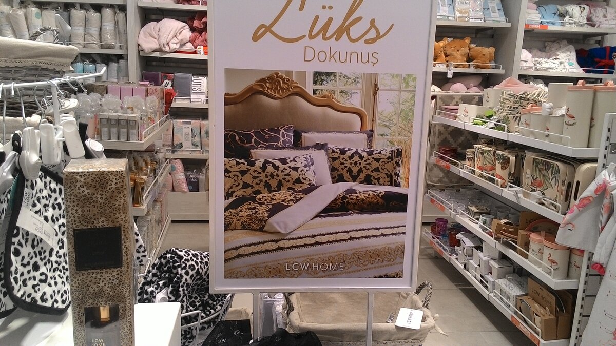 Мне кажется к этой фирме слово люкс не надо применять.