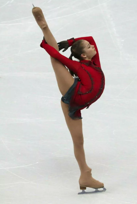 Невероятная растяжка Липницкой. Фото из открытых источников