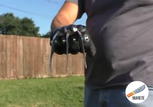 Это когти как у Росомахи из фильма Люди Икс