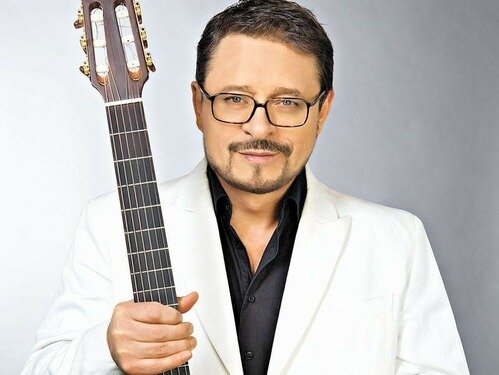 Владимир Маркин иногда выступает и появляется на ТВ