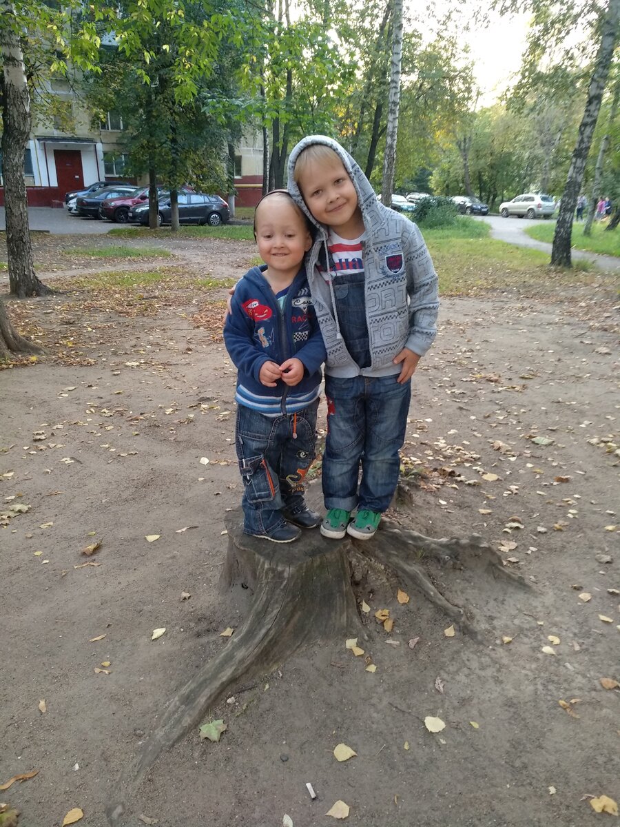 Мои мальчишки пока еще со мной
