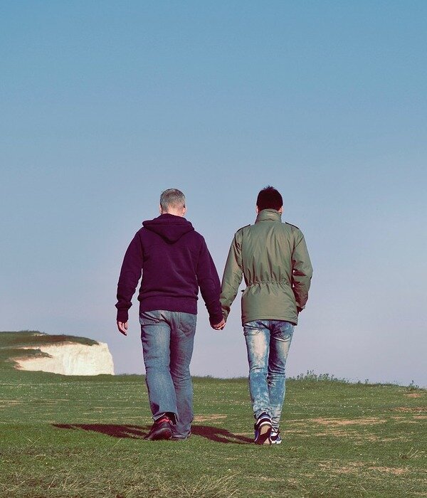 Источник: https://pixabay.com/photos/people-man-couple-lgbt-2577925/   