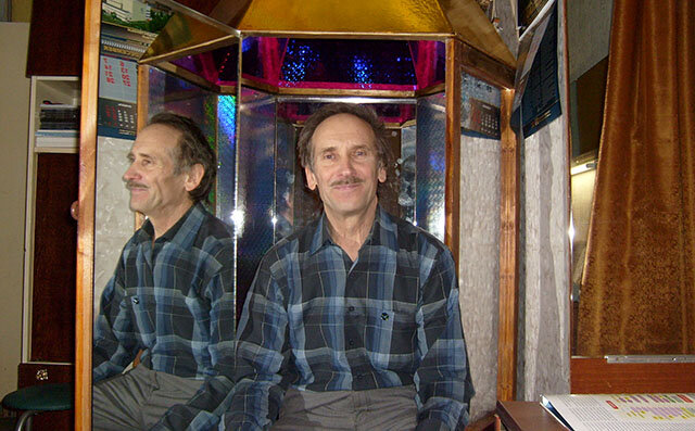 Виктор Булаев в своей установке