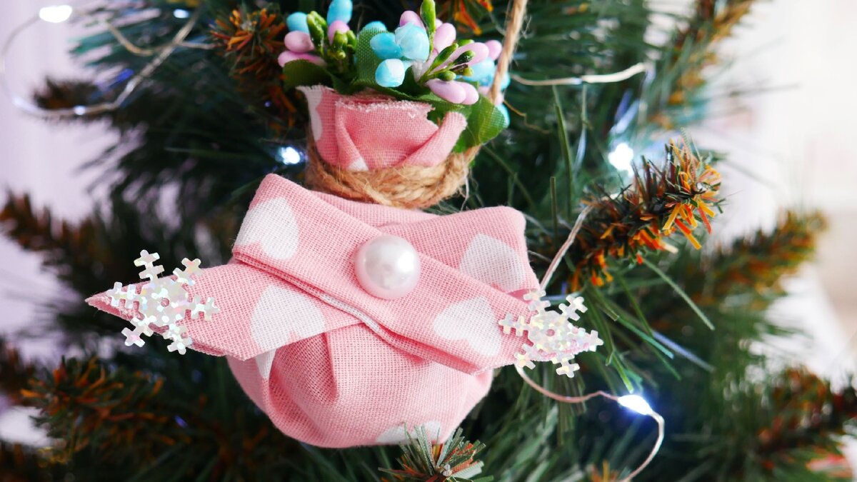 Новогодние поделки из ткани своими руками: елка, игрушки, носок