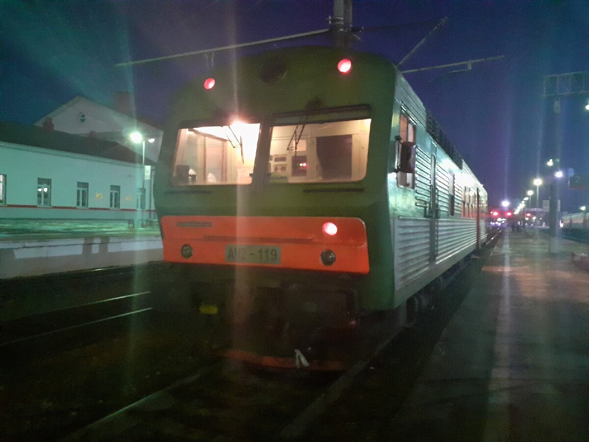 Чехословацкая автомотриса АЧ2-119 на станции Вязьма. Она проследует рейсом до Ржева. 