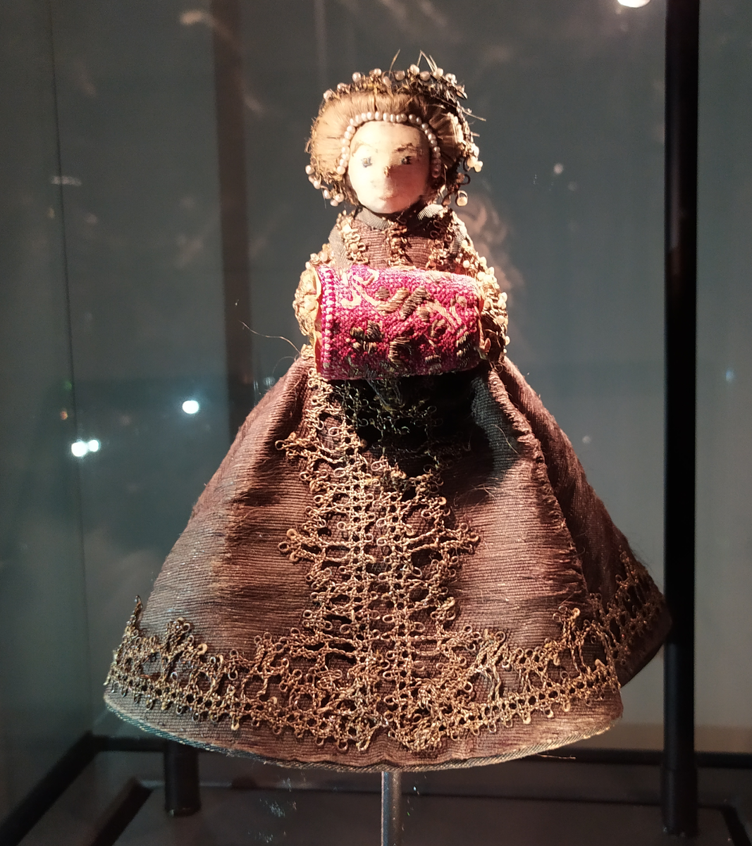 Королевская кукла: мода и игра