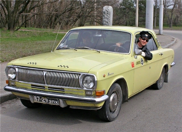 ГАЗ ПИХАЕТ ВАЗ!