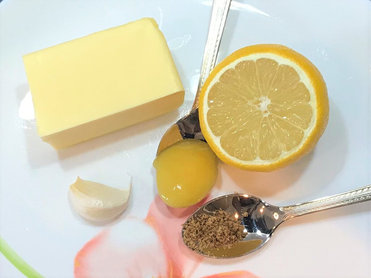 Ингредиенты для соуса. Как видите, бульон я использую в сухой, в порошке